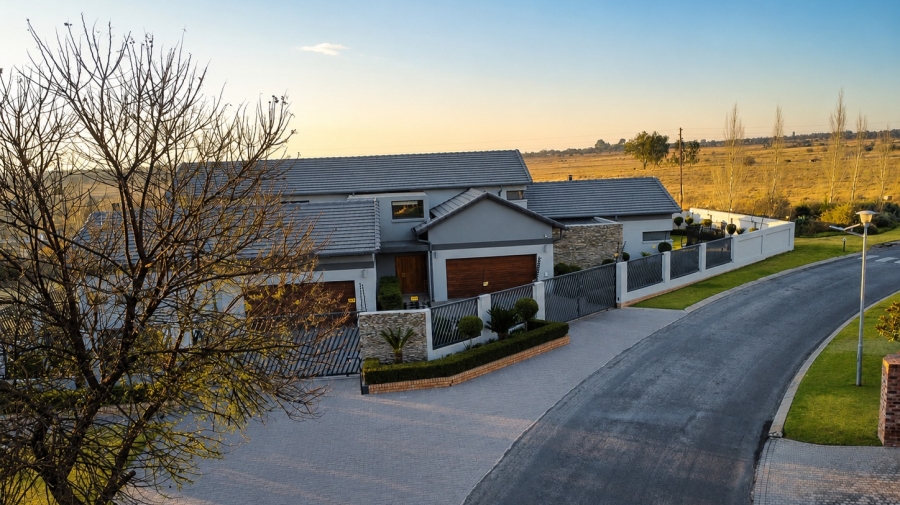 4 Bedroom Property for Sale in Tuscany Ridge North West